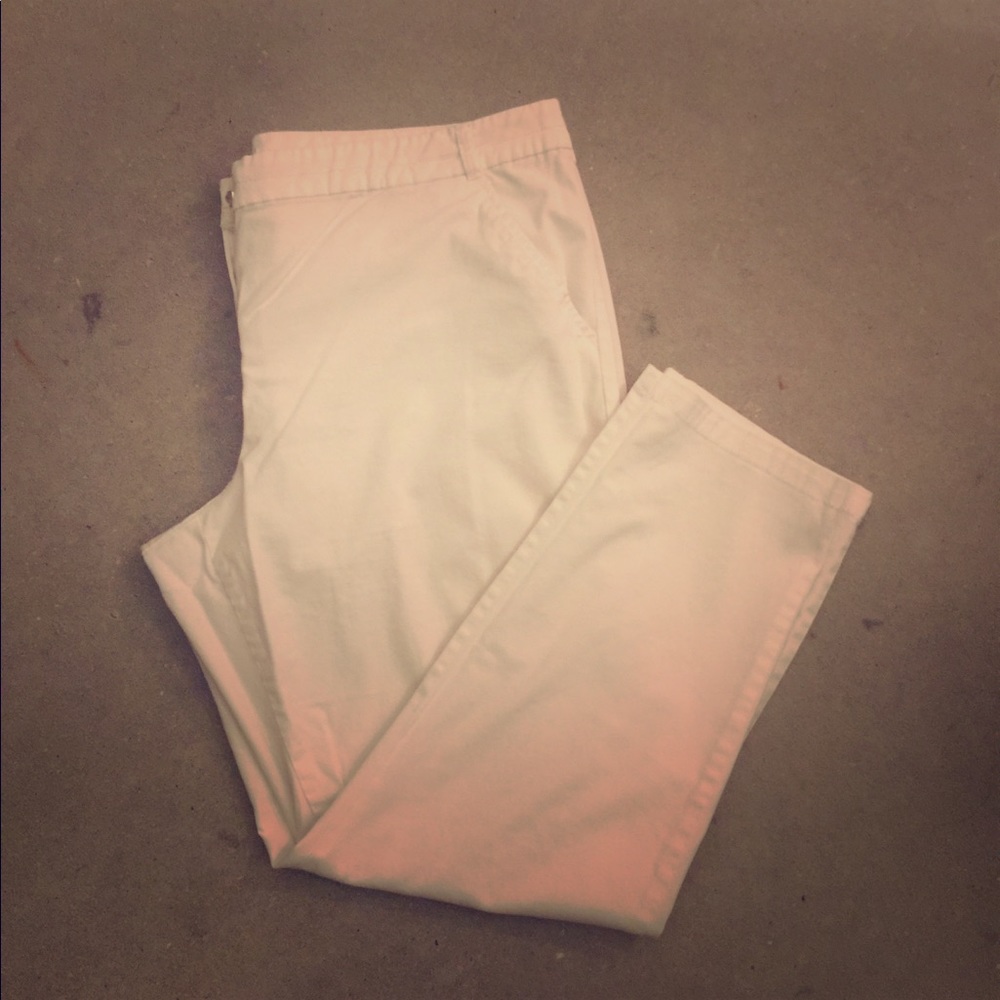 White cropped pants
